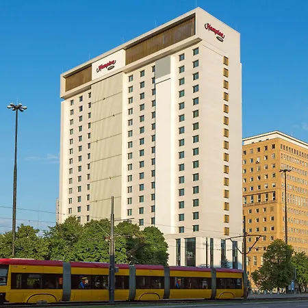 Hampton By Hilton Centre Отель