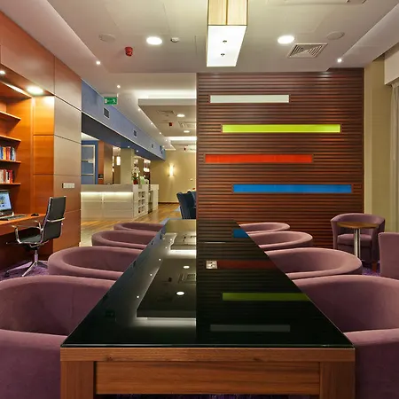 Hampton By Hilton Centre Hotel