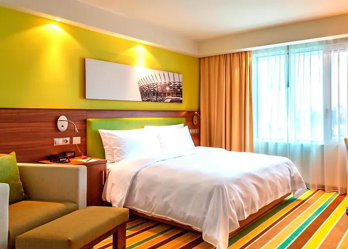 Hampton By Hilton Centre Отель