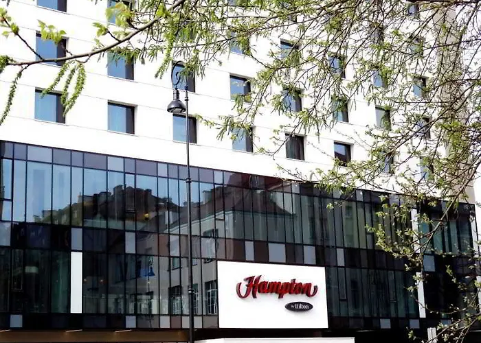 Hampton By Hilton Centre Отель