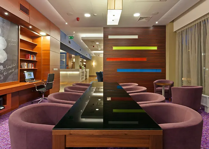 Hampton By Hilton Centre Отель