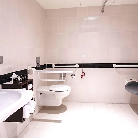 Hampton By Hilton Centre Hotel