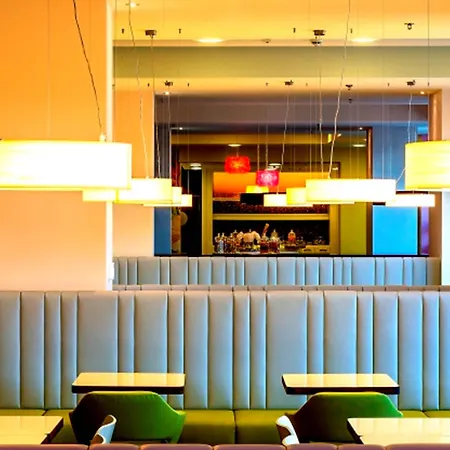 Hotel Hampton By Hilton Centre 3*
