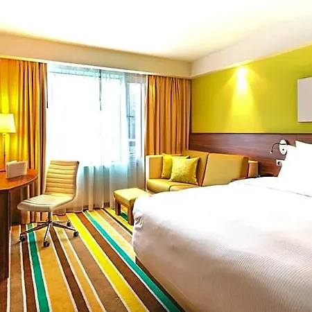 Hotel Hampton By Hilton Centre 3*