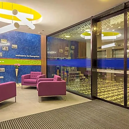 Hampton By Hilton Centre Hotel 3*