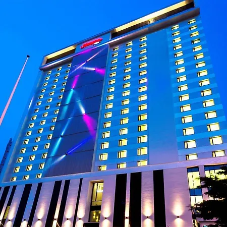 Hampton By Hilton Centre Hotel 3*