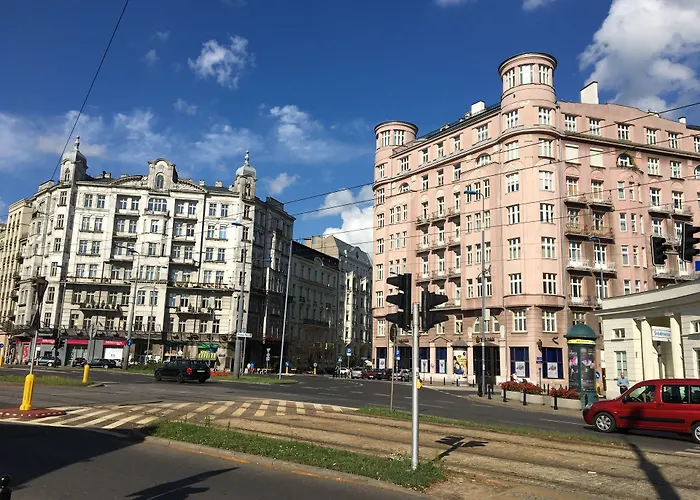 华沙市中心希尔顿汉普顿酒店 3*