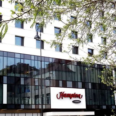 Hampton By Hilton Centre Hotel